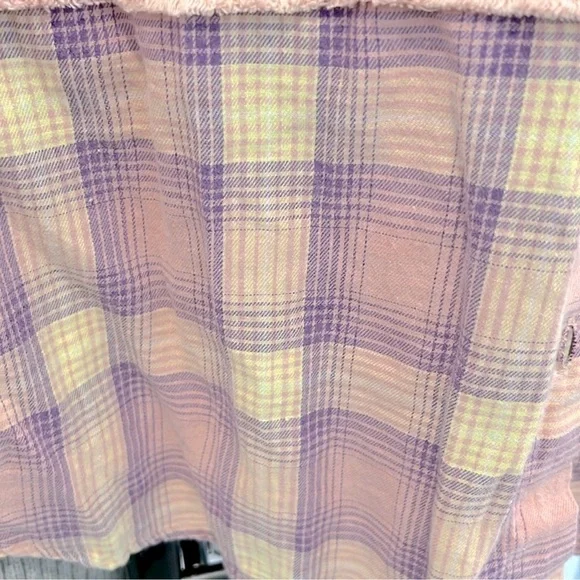 New Boutique Pink and Plaid Button-Up Lightweight Shacket/Jacket Distressed Hem - Picture 5 of 6